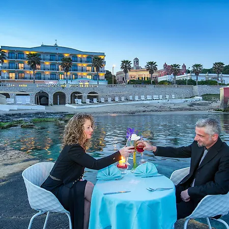 Hotel Terminal - Caroli 3*