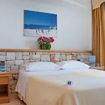 Hotel Terminal - Caroli 3*