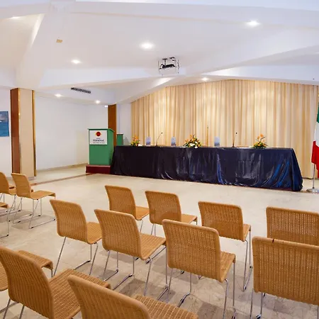 Terminal - Caroli Hotell 3*